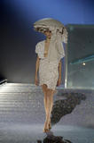 th_60728_Hussein_Chalayan_Paris_Fashion_Show_002_123_767lo.jpg